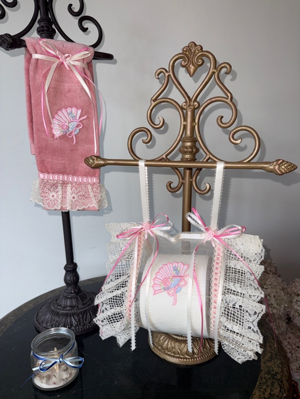 🐚 Hand Crafted Embroidered Floral Fan Appliqué Toilet Paper Sachet & Towel 🐚